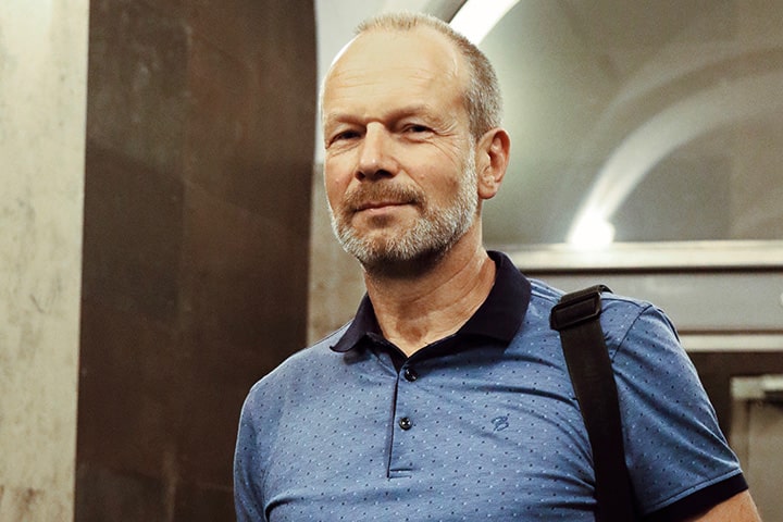 Дмитрий Петров — автор месяца на eksmo.ru
